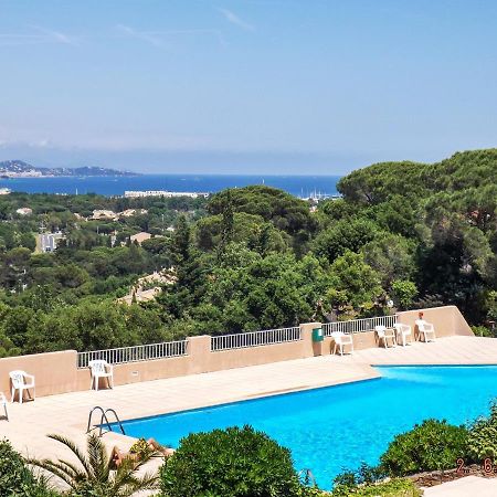 Maison Vue Mer: Cogolin Seaside Retreat with Pool Exterior photo