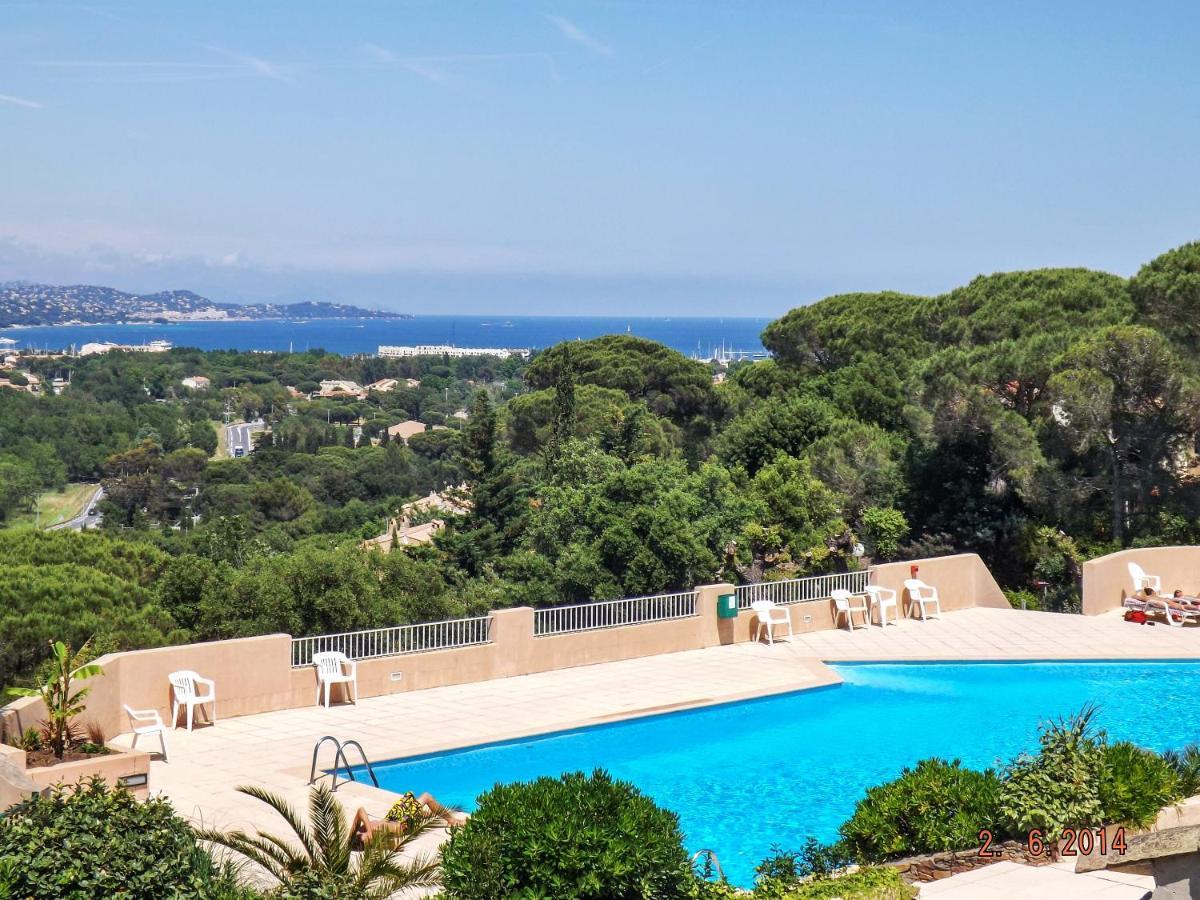 Maison Vue Mer: Cogolin Seaside Retreat with Pool Exterior photo